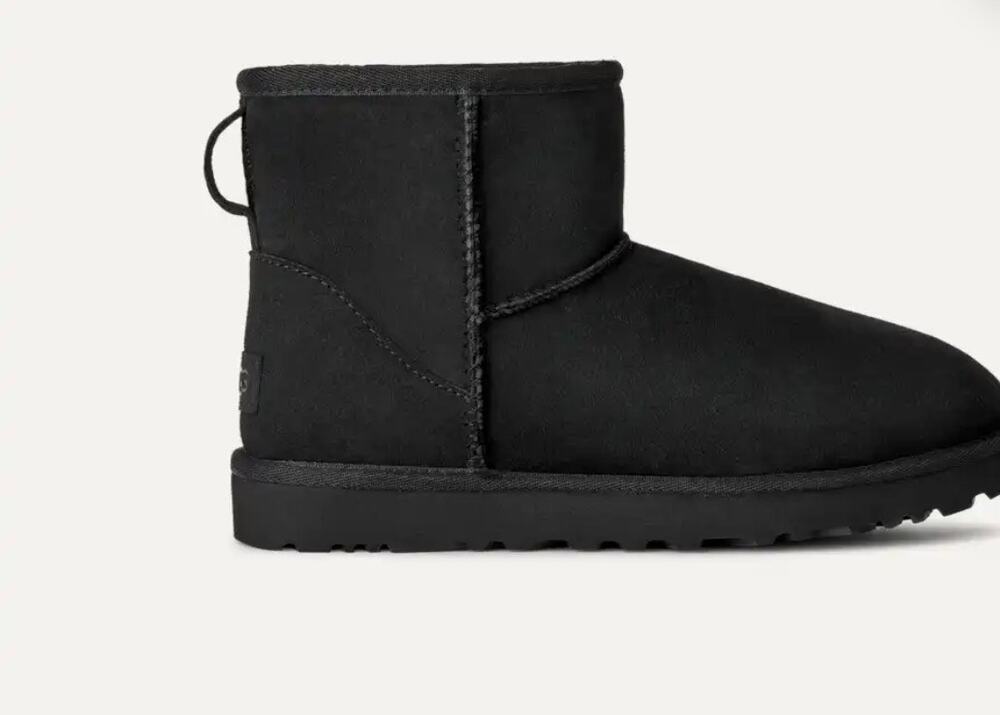 UGG Classic Mini Boot II Sz 6 Black $175 retail